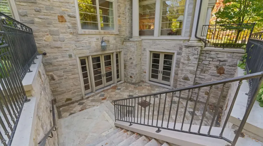 1343 Blythe Road, Mississauga, Ontario, L5H 2C2, Canada, 5 Bedrooms Bedrooms, ,10 BathroomsBathrooms,Residential,For Sale,1984533