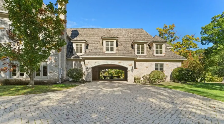 1343 Blythe Road, Mississauga, Ontario, L5H 2C2, Canada, 5 Bedrooms Bedrooms, ,10 BathroomsBathrooms,Residential,For Sale,1984533