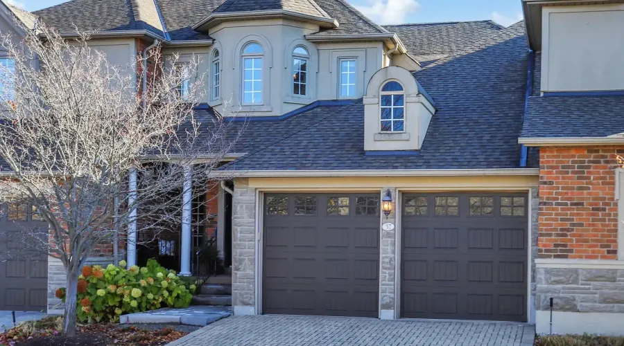 37 Tucker Crt, Aurora, Ontario, Canada, 3 Bedrooms Bedrooms, 8 Rooms Rooms,5 BathroomsBathrooms,Townhouse,For Sale,Tucker,1986923