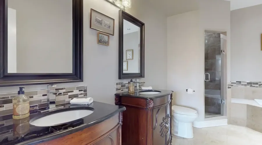 37 Tucker Crt, Aurora, Ontario, Canada, 3 Bedrooms Bedrooms, 8 Rooms Rooms,5 BathroomsBathrooms,Townhouse,For Sale,Tucker,1986923