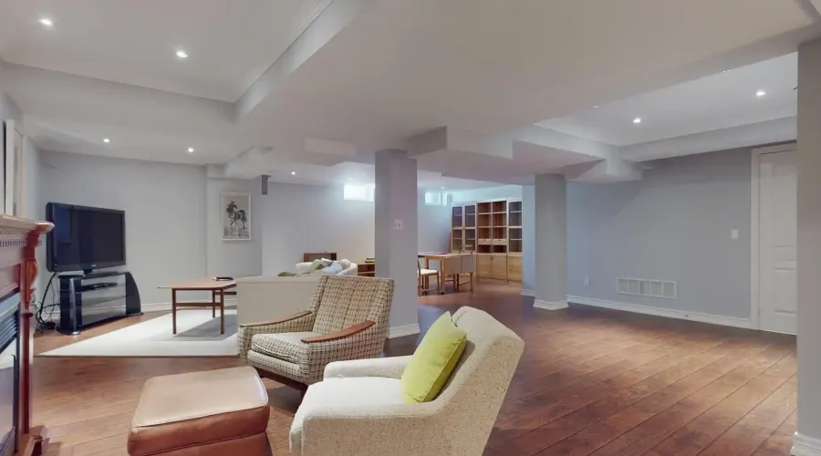 37 Tucker Crt, Aurora, Ontario, Canada, 3 Bedrooms Bedrooms, 8 Rooms Rooms,5 BathroomsBathrooms,Townhouse,For Sale,Tucker,1986923