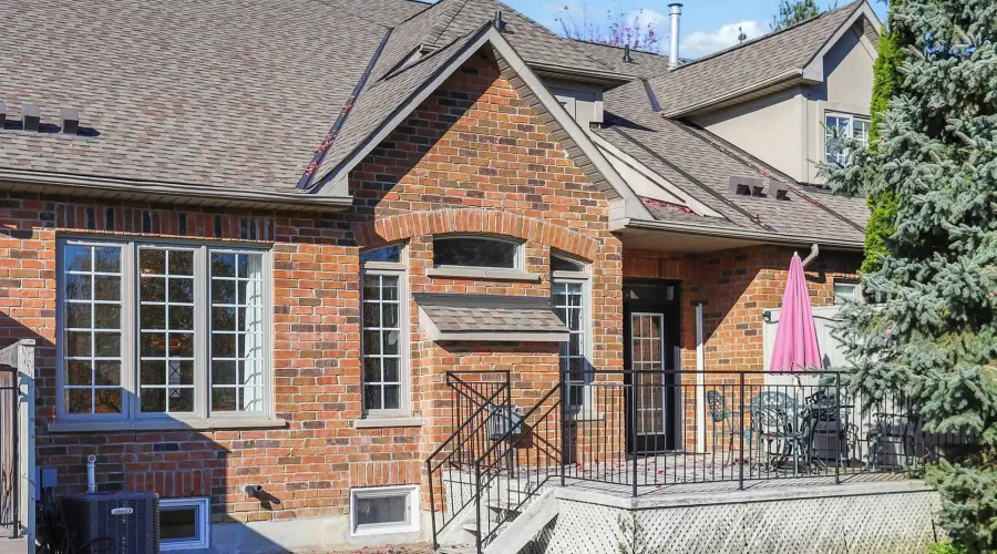 37 Tucker Crt, Aurora, Ontario, Canada, 3 Bedrooms Bedrooms, 8 Rooms Rooms,5 BathroomsBathrooms,Townhouse,For Sale,Tucker,1986923