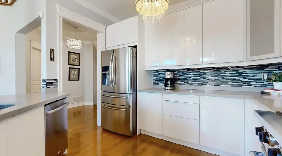 37 Tucker Crt, Aurora, Ontario, Canada, 3 Bedrooms Bedrooms, 8 Rooms Rooms,5 BathroomsBathrooms,Townhouse,For Sale,Tucker,1986923