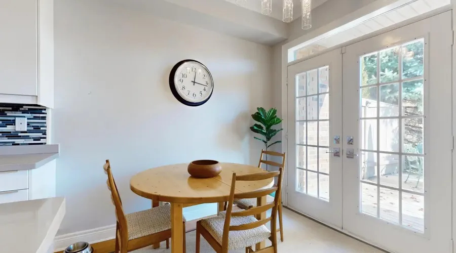 37 Tucker Crt, Aurora, Ontario, Canada, 3 Bedrooms Bedrooms, 8 Rooms Rooms,5 BathroomsBathrooms,Townhouse,For Sale,Tucker,1986923