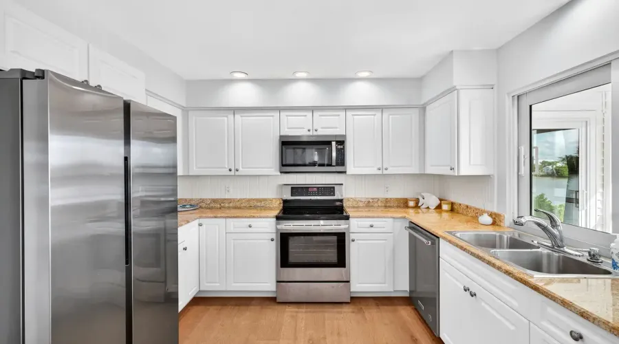 3311 Twin Lakes Lane, Sanibel, Florida, 33957, United States, 3 Bedrooms Bedrooms, 9 Rooms Rooms,3 BathroomsBathrooms,Residential,For Sale,Twin Lakes,1987276