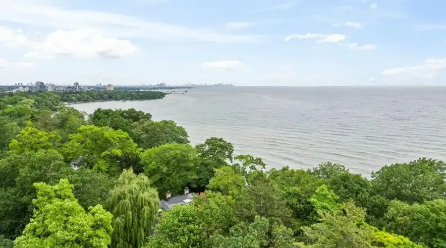 988 Tennyson Avenue, Mississauga, Ontario, L5H 2Z1, Canada, 4 Bedrooms Bedrooms, ,5 BathroomsBathrooms,Residential,For Sale,988 Tennyson Avenue,1988793