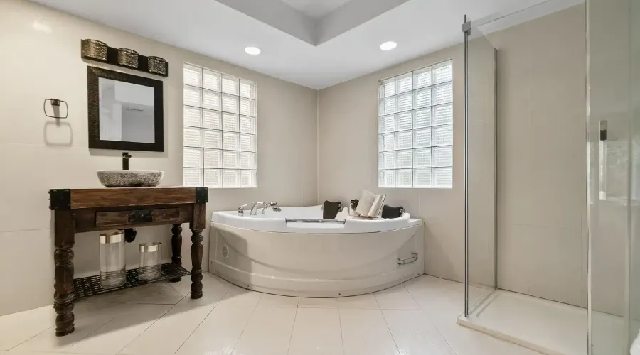 988 Tennyson Avenue, Mississauga, Ontario, L5H 2Z1, Canada, 4 Bedrooms Bedrooms, ,5 BathroomsBathrooms,Residential,For Sale,988 Tennyson Avenue,1988793