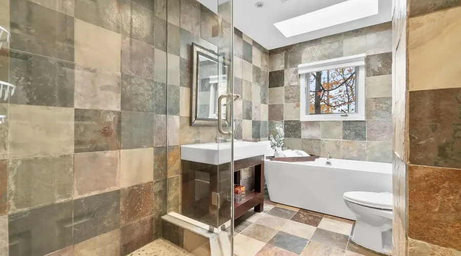 988 Tennyson Avenue, Mississauga, Ontario, L5H 2Z1, Canada, 4 Bedrooms Bedrooms, ,5 BathroomsBathrooms,Residential,For Sale,988 Tennyson Avenue,1988793