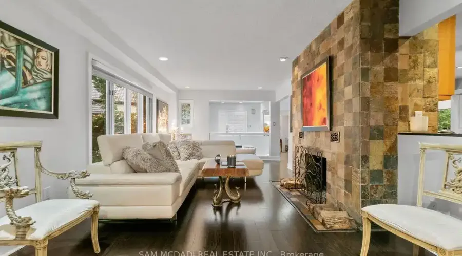 988 Tennyson Avenue, Mississauga, Ontario, L5H 2Z1, Canada, 4 Bedrooms Bedrooms, ,5 BathroomsBathrooms,Residential,For Sale,988 Tennyson Avenue,1988793