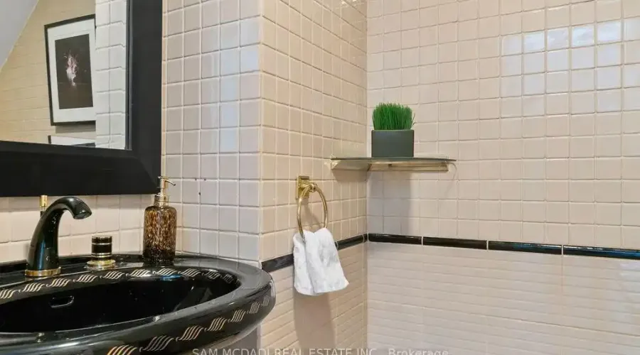 988 Tennyson Avenue, Mississauga, Ontario, L5H 2Z1, Canada, 4 Bedrooms Bedrooms, ,5 BathroomsBathrooms,Residential,For Sale,988 Tennyson Avenue,1988793