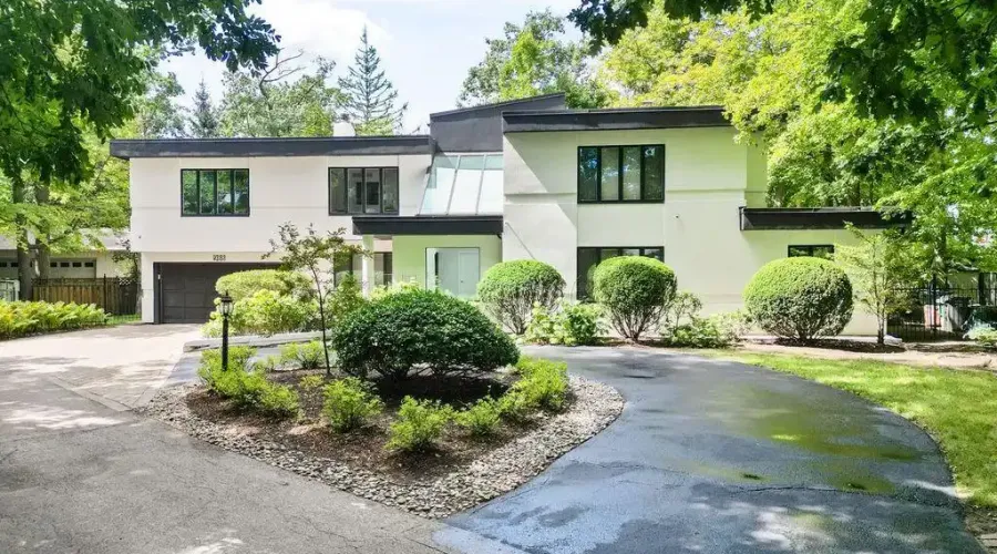 988 Tennyson Avenue, Mississauga, Ontario, L5H 2Z1, Canada, 4 Bedrooms Bedrooms, ,5 BathroomsBathrooms,Residential,For Sale,988 Tennyson Avenue,1988793