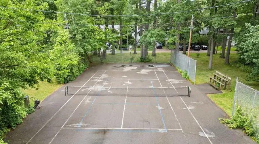 988 Tennyson Avenue, Mississauga, Ontario, L5H 2Z1, Canada, 4 Bedrooms Bedrooms, ,5 BathroomsBathrooms,Residential,For Sale,988 Tennyson Avenue,1988793