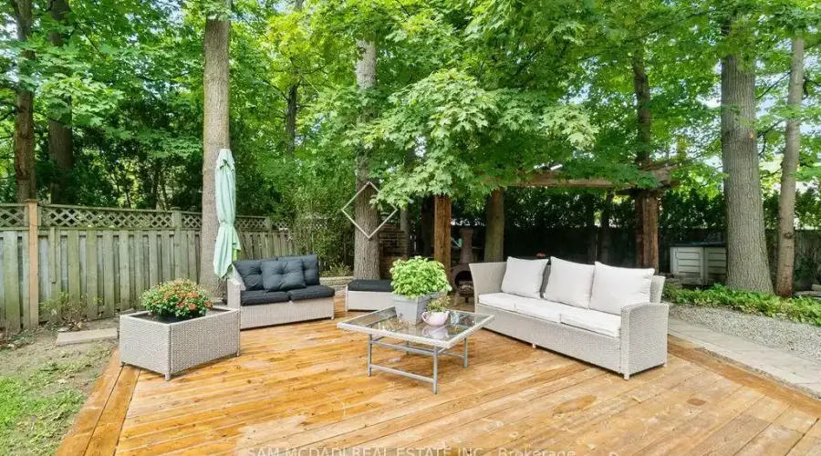 988 Tennyson Avenue, Mississauga, Ontario, L5H 2Z1, Canada, 4 Bedrooms Bedrooms, ,5 BathroomsBathrooms,Residential,For Sale,988 Tennyson Avenue,1988793