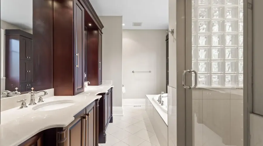 839 Lakeshore Road, Port Colborne, Ontario, L3K 5V3, Canada, 5 Bedrooms Bedrooms, ,5 BathroomsBathrooms,Residential,For Sale,1989798