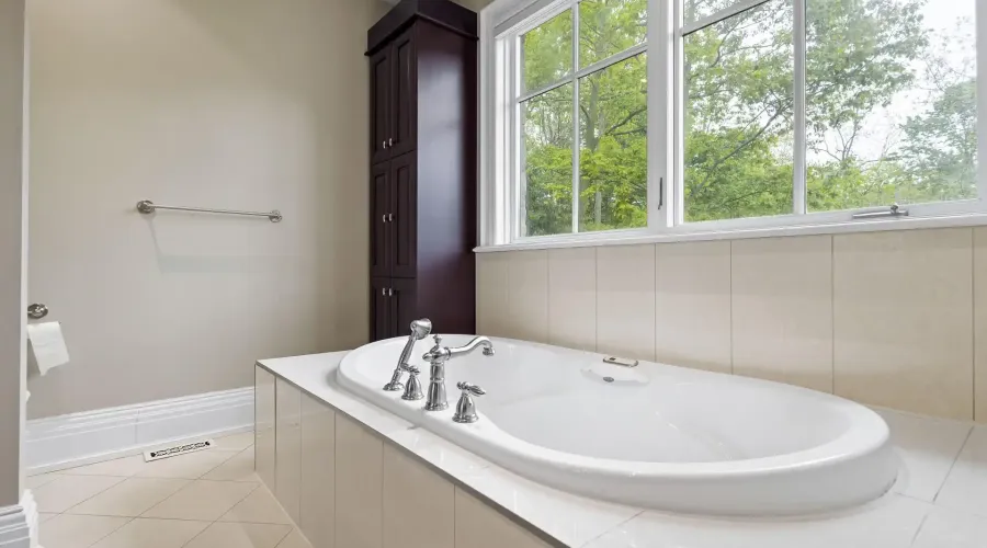 839 Lakeshore Road, Port Colborne, Ontario, L3K 5V3, Canada, 5 Bedrooms Bedrooms, ,5 BathroomsBathrooms,Residential,For Sale,1989798