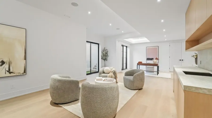 152 Third Line, Oakville, Ontario, L6L 3Z8, Canada, 4 Bedrooms Bedrooms, ,6 BathroomsBathrooms,Residential,For Sale,1989798