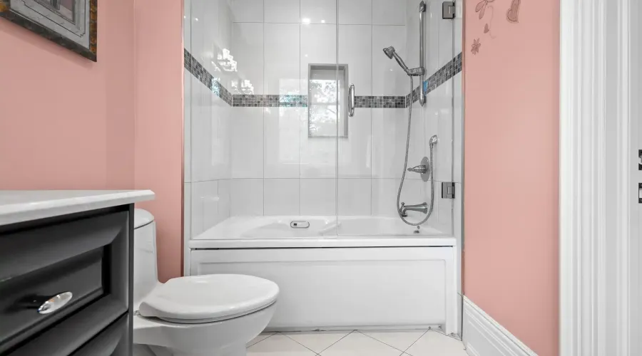 839 Lakeshore Road, Port Colborne, Ontario, L3K 5V3, Canada, 5 Bedrooms Bedrooms, ,5 BathroomsBathrooms,Residential,For Sale,1989798