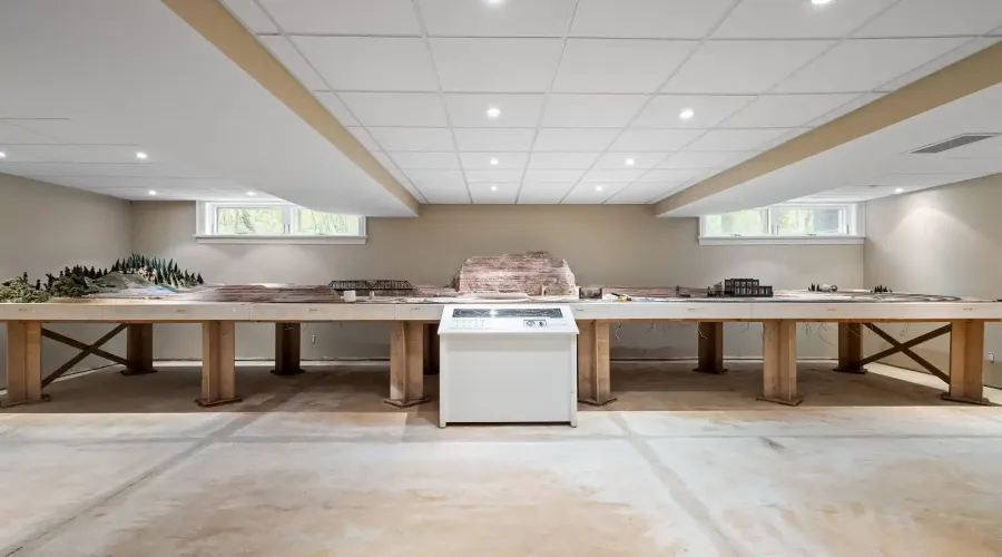 839 Lakeshore Road, Port Colborne, Ontario, L3K 5V3, Canada, 5 Bedrooms Bedrooms, ,5 BathroomsBathrooms,Residential,For Sale,1989798