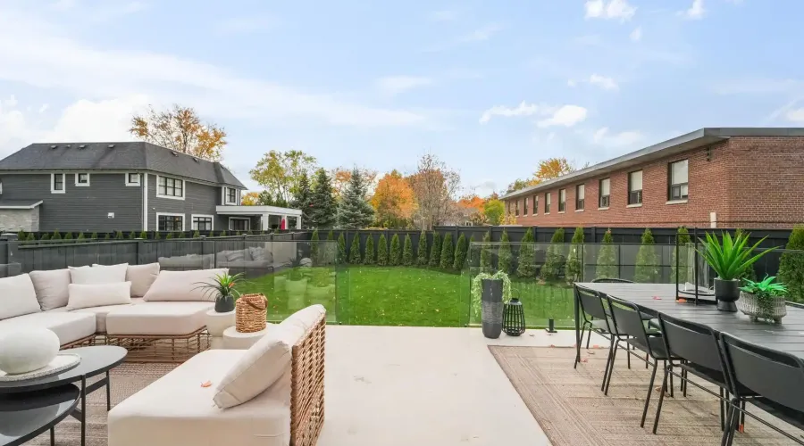 152 Third Line, Oakville, Ontario, L6L 3Z8, Canada, 4 Bedrooms Bedrooms, ,6 BathroomsBathrooms,Residential,For Sale,1989798