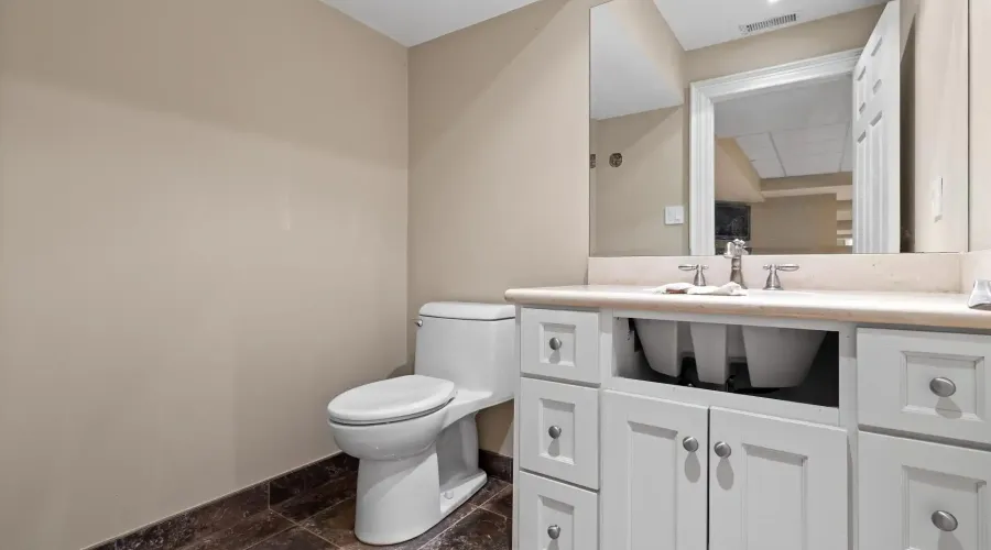 839 Lakeshore Road, Port Colborne, Ontario, L3K 5V3, Canada, 5 Bedrooms Bedrooms, ,5 BathroomsBathrooms,Residential,For Sale,1989798