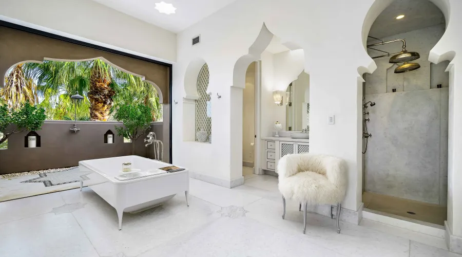 California, United States, 5 Bedrooms Bedrooms, ,7 BathroomsBathrooms,Residential,For Sale,1990053