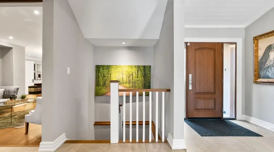 2552 Jarvis Street, Mississauga, Ontario, L5C 2P6, Canada, 6 Bedrooms Bedrooms, ,6 BathroomsBathrooms,Residential,For Sale,1990365