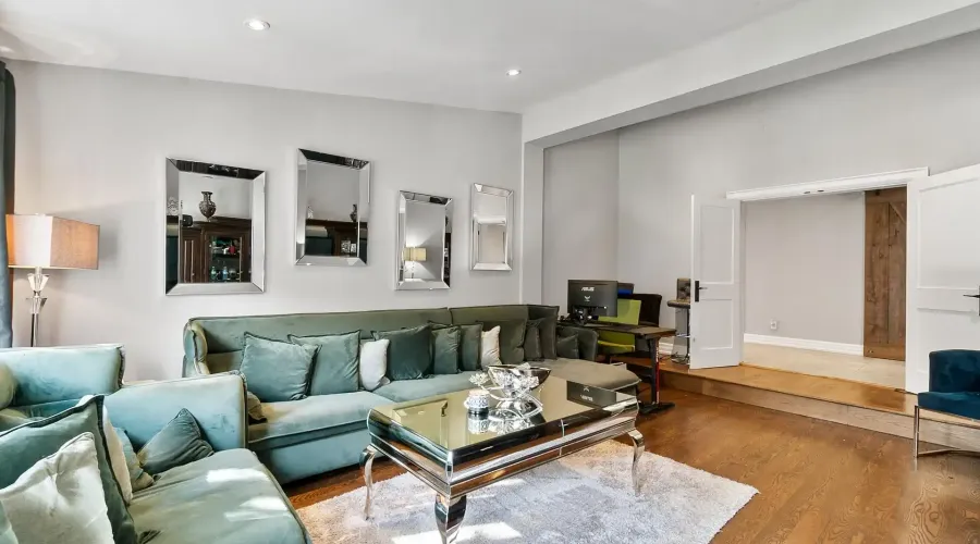 2552 Jarvis Street, Mississauga, Ontario, L5C 2P6, Canada, 6 Bedrooms Bedrooms, ,6 BathroomsBathrooms,Residential,For Sale,1990365