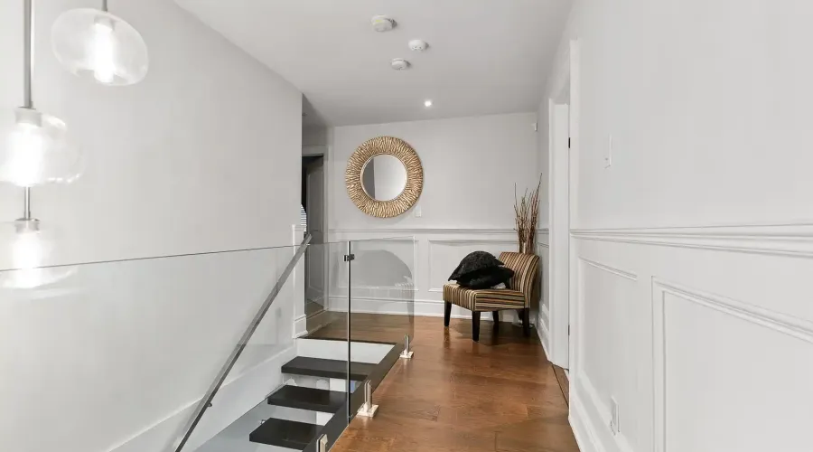 2552 Jarvis Street, Mississauga, Ontario, L5C 2P6, Canada, 6 Bedrooms Bedrooms, ,6 BathroomsBathrooms,Residential,For Sale,1990365