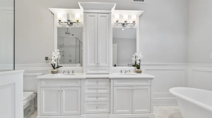 2552 Jarvis Street, Mississauga, Ontario, L5C 2P6, Canada, 6 Bedrooms Bedrooms, ,6 BathroomsBathrooms,Residential,For Sale,1990365