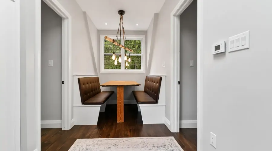 2552 Jarvis Street, Mississauga, Ontario, L5C 2P6, Canada, 6 Bedrooms Bedrooms, ,6 BathroomsBathrooms,Residential,For Sale,1990365