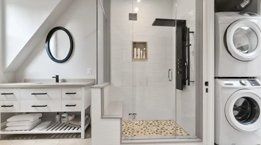 2552 Jarvis Street, Mississauga, Ontario, L5C 2P6, Canada, 6 Bedrooms Bedrooms, ,6 BathroomsBathrooms,Residential,For Sale,1990365