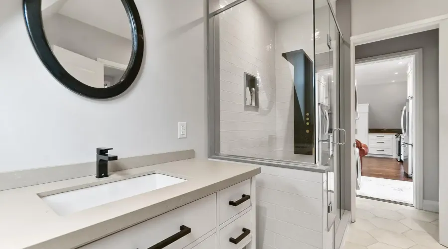 2552 Jarvis Street, Mississauga, Ontario, L5C 2P6, Canada, 6 Bedrooms Bedrooms, ,6 BathroomsBathrooms,Residential,For Sale,1990365