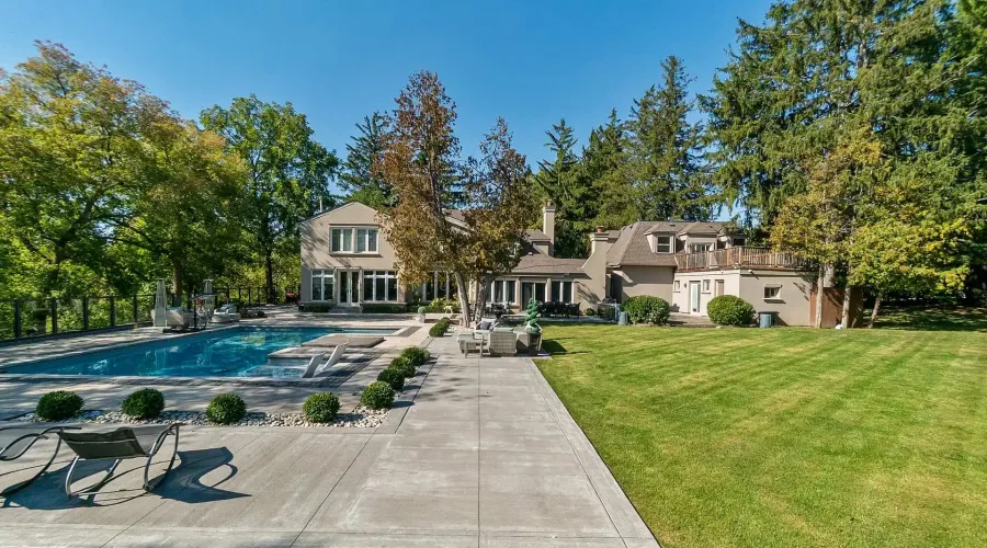 2552 Jarvis Street, Mississauga, Ontario, L5C 2P6, Canada, 6 Bedrooms Bedrooms, ,6 BathroomsBathrooms,Residential,For Sale,1990365