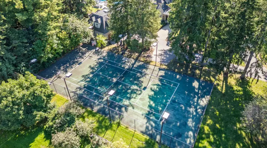 2552 Jarvis Street, Mississauga, Ontario, L5C 2P6, Canada, 6 Bedrooms Bedrooms, ,6 BathroomsBathrooms,Residential,For Sale,1990365