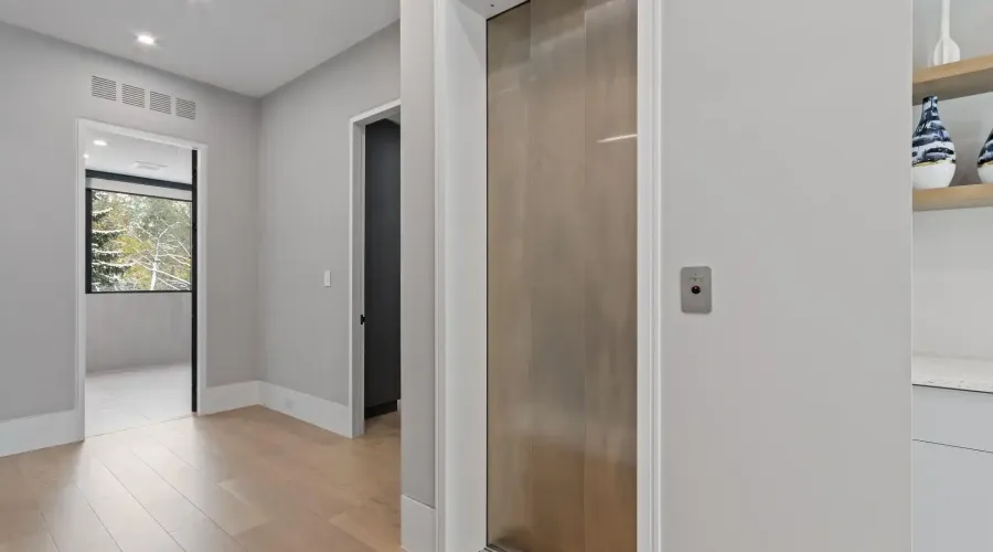 112 Elton Park Road, Oakville, Ontario, L6J 4C1, Canada, 4 Bedrooms Bedrooms, ,8 BathroomsBathrooms,Residential,For Sale,1990366