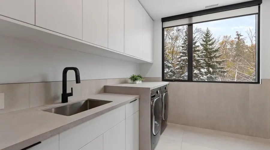 112 Elton Park Road, Oakville, Ontario, L6J 4C1, Canada, 4 Bedrooms Bedrooms, ,8 BathroomsBathrooms,Residential,For Sale,1990366