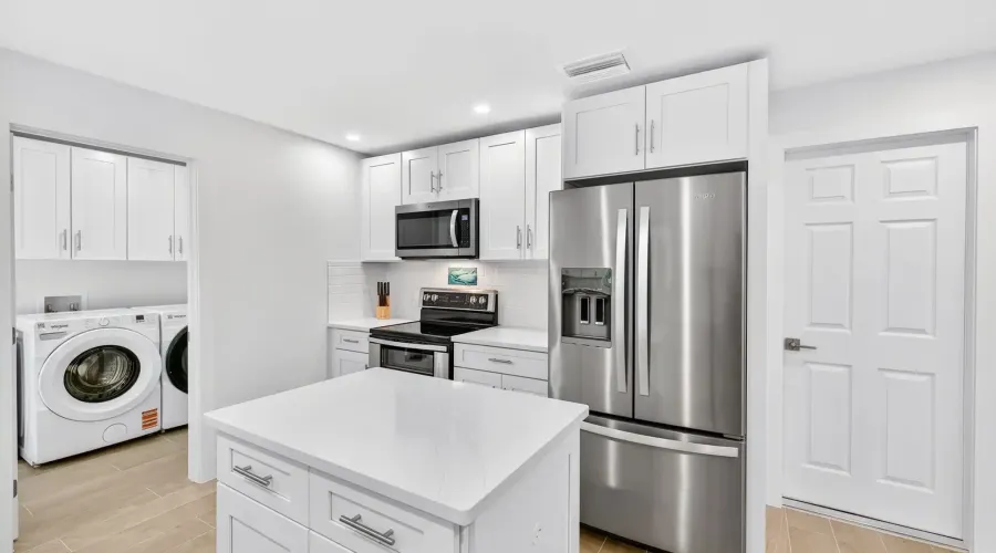 611 North Yachtsman Drive, Sanibel, Florida, 33957, United States, 3 Bedrooms Bedrooms, 9 Rooms Rooms,2 BathroomsBathrooms,Residential,For Sale,North Yachtsman,1994848