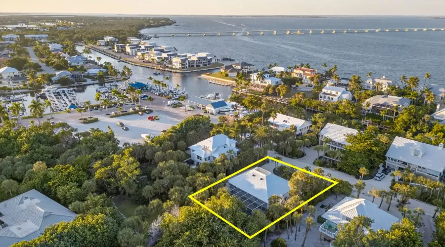 611 North Yachtsman Drive, Sanibel, Florida, 33957, United States, 3 Bedrooms Bedrooms, 9 Rooms Rooms,2 BathroomsBathrooms,Residential,For Sale,North Yachtsman,1994848