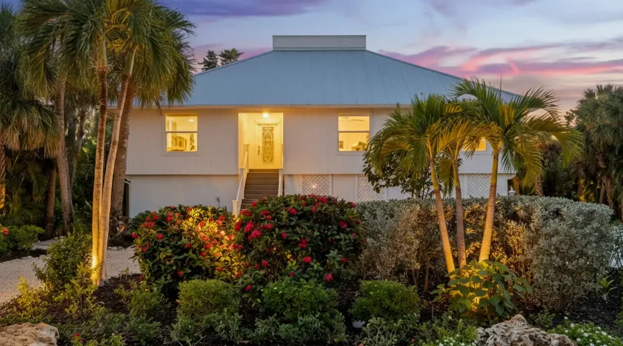 611 North Yachtsman Drive, Sanibel, Florida, 33957, United States, 3 Bedrooms Bedrooms, 9 Rooms Rooms,2 BathroomsBathrooms,Residential,For Sale,North Yachtsman,1994848