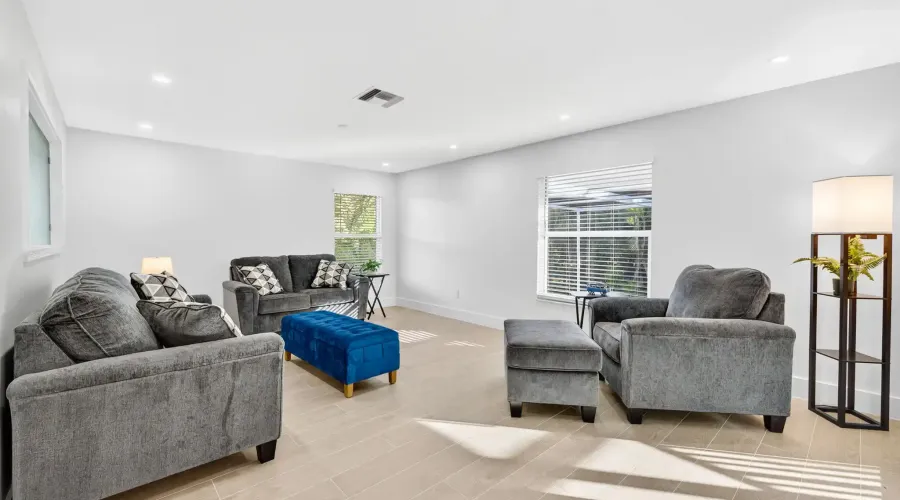 611 North Yachtsman Drive, Sanibel, Florida, 33957, United States, 3 Bedrooms Bedrooms, 9 Rooms Rooms,2 BathroomsBathrooms,Residential,For Sale,North Yachtsman,1994848