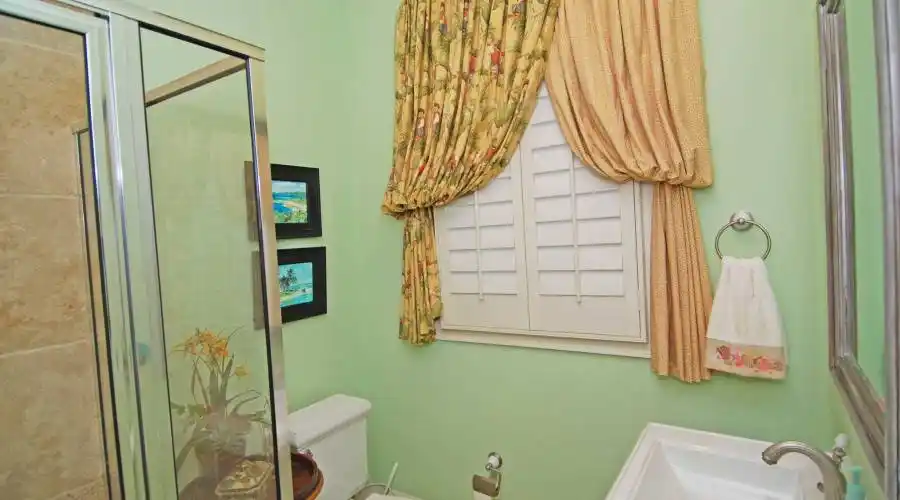 Treasure Cay Drive,Treasure Cay,Bahamas,4 Bedrooms Bedrooms,8 Rooms Rooms,4 BathroomsBathrooms,Residential,Casa Bella,Treasure Cay Drive,195040