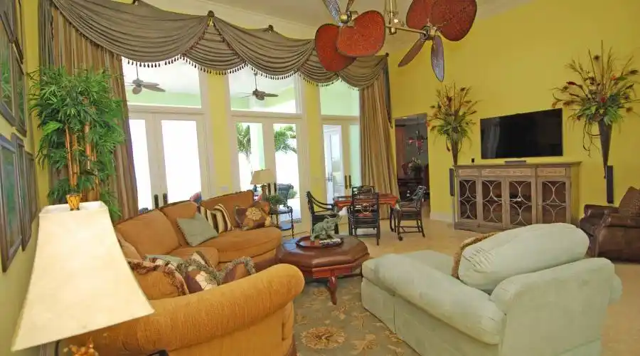 Treasure Cay Drive,Treasure Cay,Bahamas,4 Bedrooms Bedrooms,8 Rooms Rooms,4 BathroomsBathrooms,Residential,Casa Bella,Treasure Cay Drive,195040