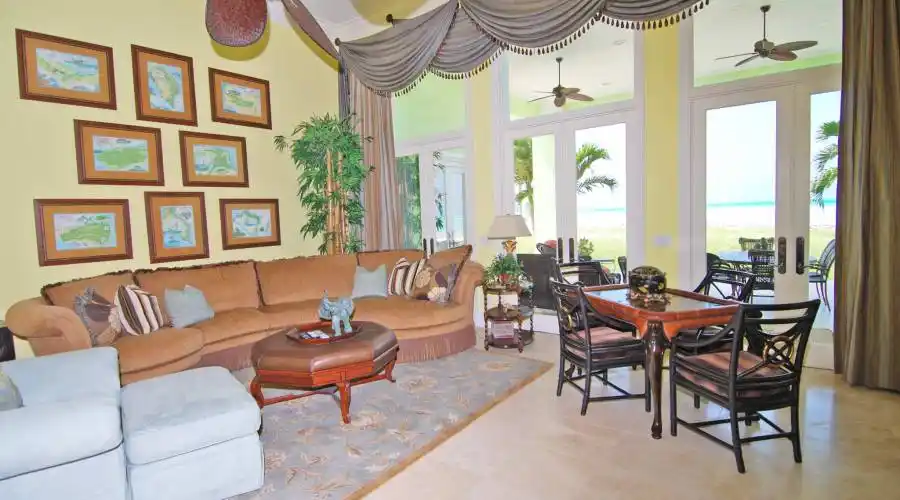 Treasure Cay Drive,Treasure Cay,Bahamas,4 Bedrooms Bedrooms,8 Rooms Rooms,4 BathroomsBathrooms,Residential,Casa Bella,Treasure Cay Drive,195040