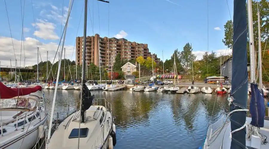 100 - 102 Lakeshore Road East,Oakville,L6J 6M9,Canada,2 Bedrooms Bedrooms,5 Rooms Rooms,2 BathroomsBathrooms,Residential,The Granary,Lakeshore Road East,1,195044