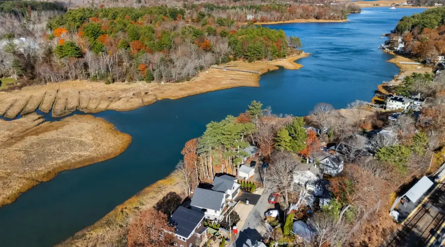 12 Woodward Ave, Gloucester, Massachusetts, 01930, United States, 4 Bedrooms Bedrooms, 9 Rooms Rooms,2 BathroomsBathrooms,Waterfront,For Sale,Woodward,1997645