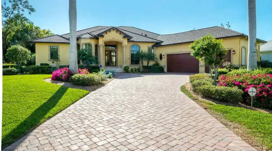 900 Scott Dr.,Marco Island,Florida 34145,United States,4 Bedrooms Bedrooms,3 BathroomsBathrooms,Residential,Scott,195298