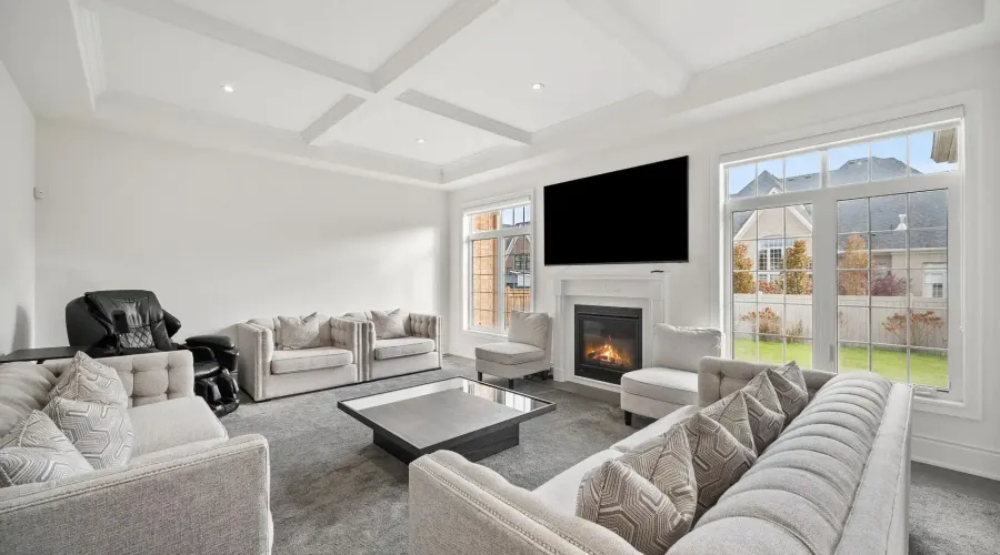 20 Ballard Drive, King, Ontario, L7B 0P1, Canada, 4 Bedrooms Bedrooms, ,5 BathroomsBathrooms,Residential,For Sale,1999335