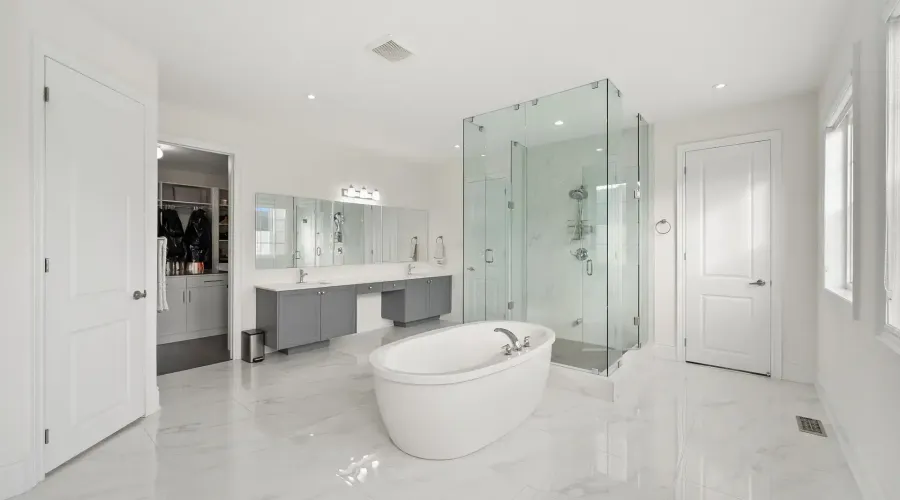 20 Ballard Drive, King, Ontario, L7B 0P1, Canada, 4 Bedrooms Bedrooms, ,5 BathroomsBathrooms,Residential,For Sale,1999335