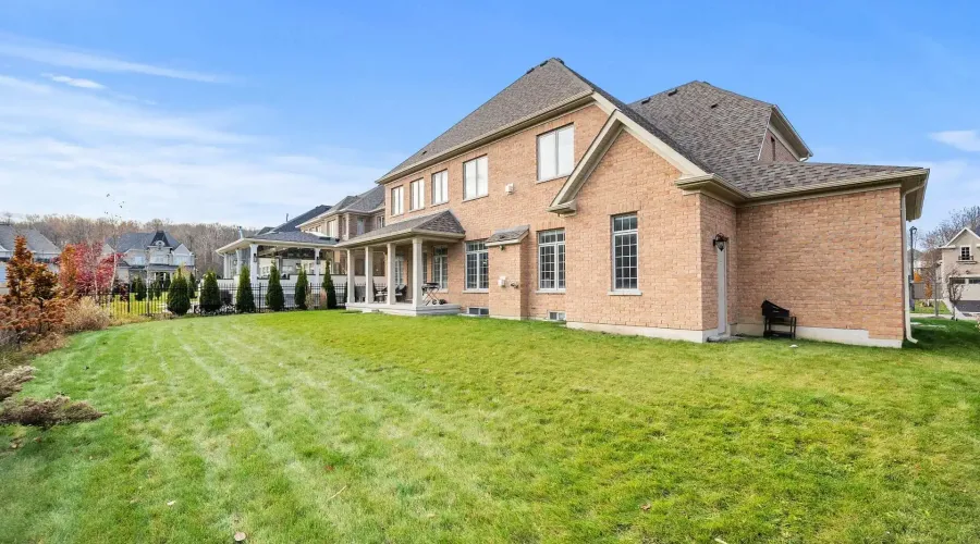 20 Ballard Drive, King, Ontario, L7B 0P1, Canada, 4 Bedrooms Bedrooms, ,5 BathroomsBathrooms,Residential,For Sale,1999335