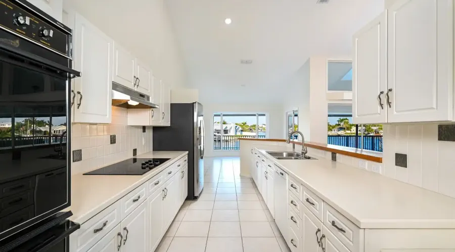 5947 Bayview Circle S, Gulf Port, Florida, 33707, United States, 4 Bedrooms Bedrooms, 12 Rooms Rooms,3 BathroomsBathrooms,Residential,For Sale,Bayview,1999947